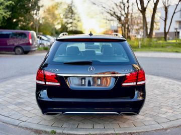 Mercedes E 220 - 6