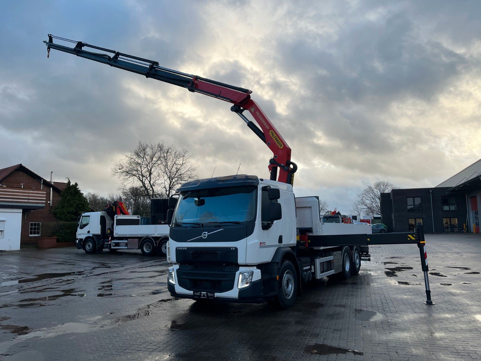 Fahrzeugabbildung Volvo Volvo FE350 6x2 Pritsche Palfinger  PK22002-EH