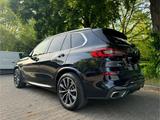 BMW X5 M50 M50d-Massage SoftC PANO SkyL HUD 360 KLS - gebrauchte BMW X5 M50 aus dem Jahr 2020