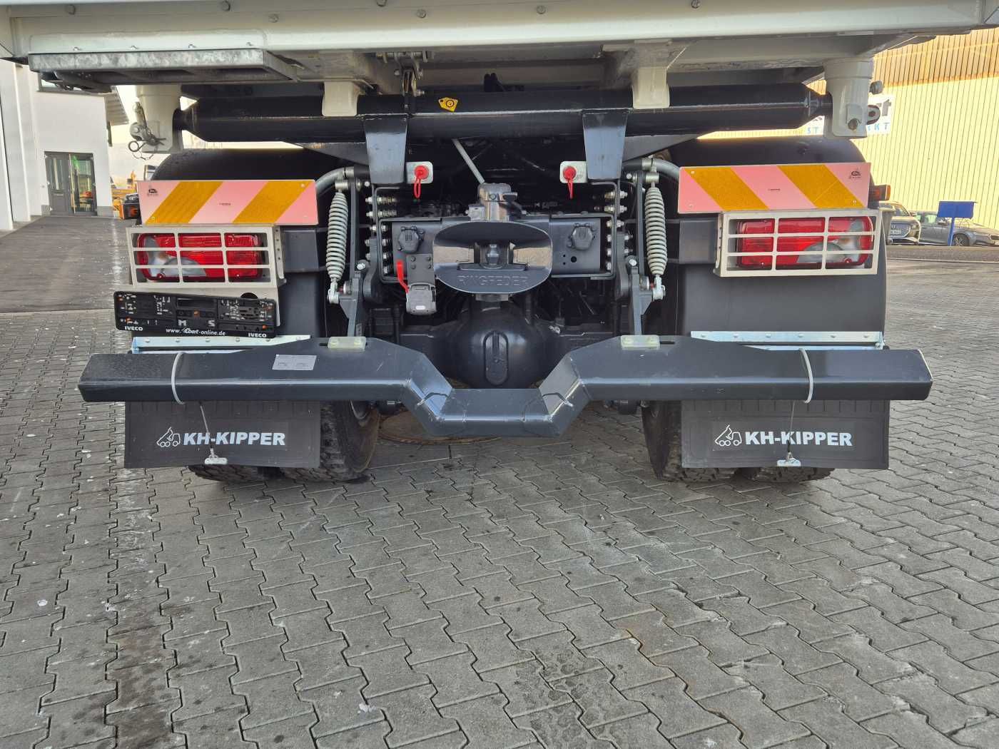 Fahrzeugabbildung Iveco AD360X46Z HR OFF 8x4 Bordmatic Hardox AHK