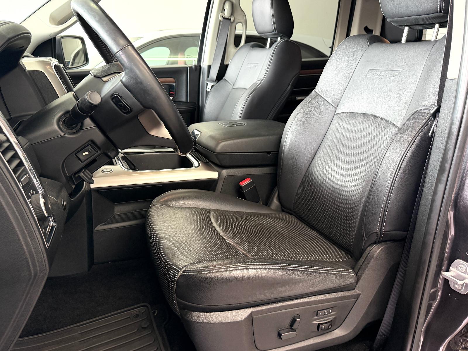 Dodge RAM Laramie Crew Cab | 1.Hand - Deutsche EZ!