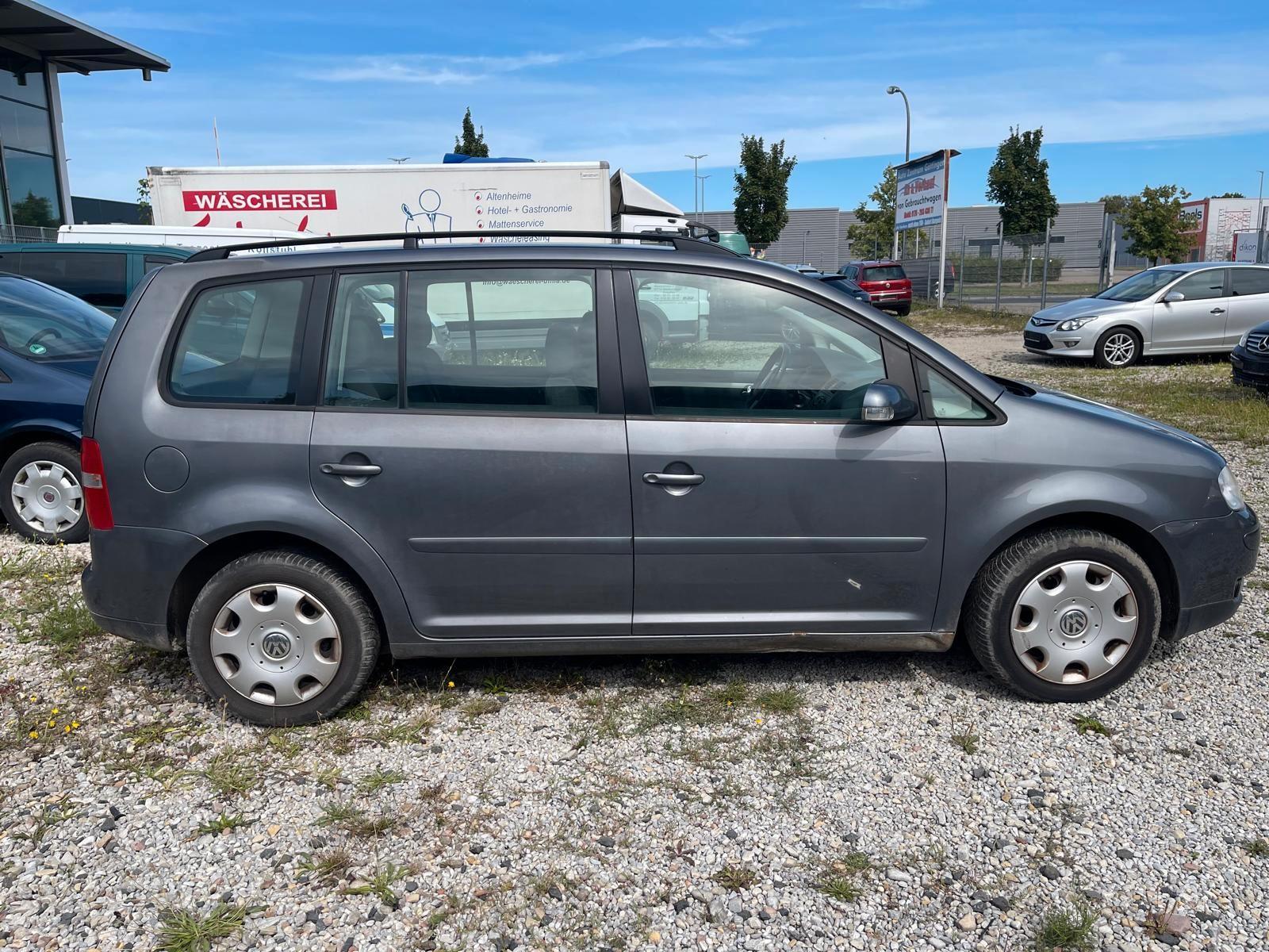 Volkswagen Touran 2004 — photo 8