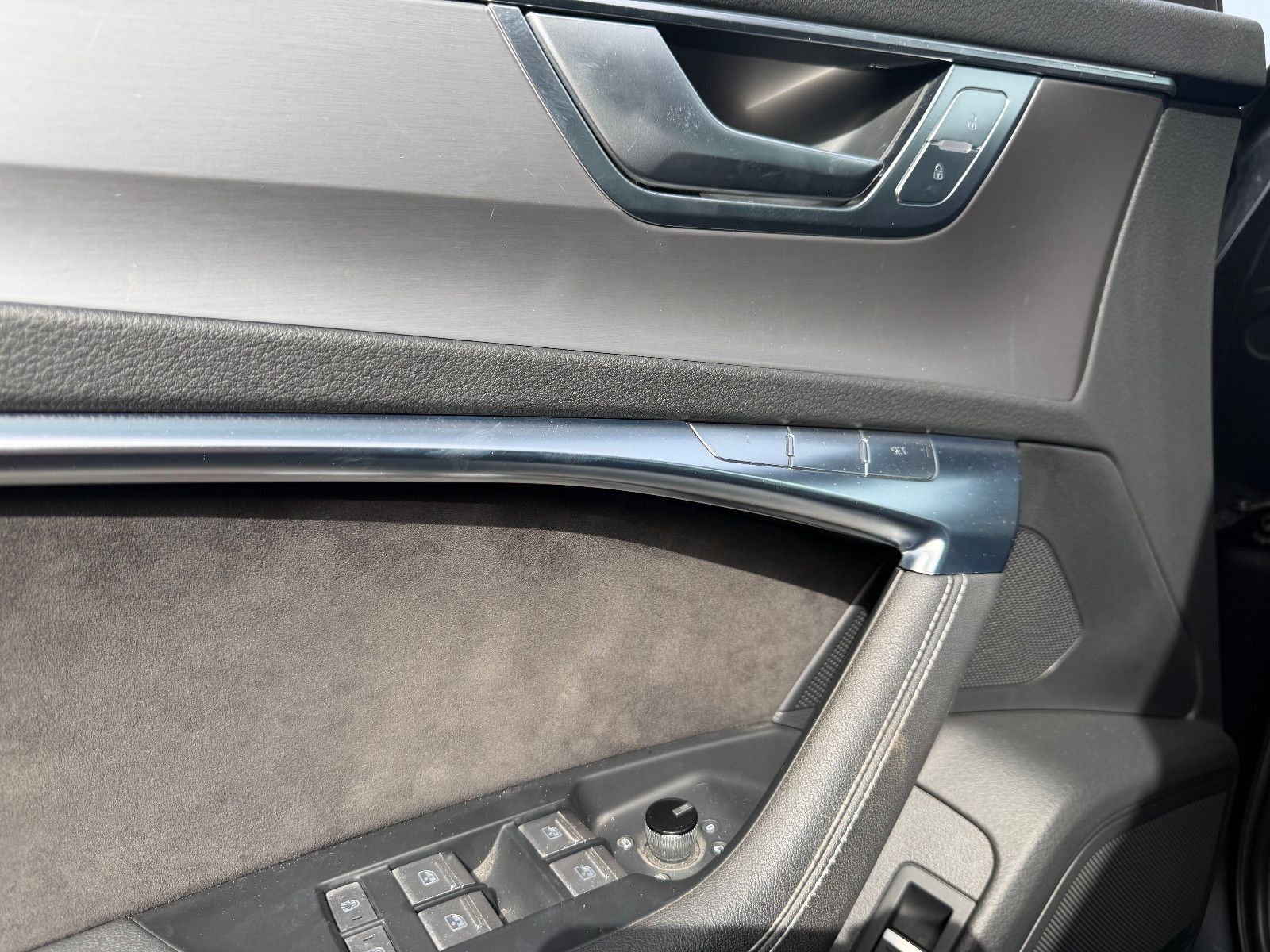 Fahrzeugabbildung Audi S6 Avant 3.0 Quattro/HD MATRIX/MOTOR PROBLEM