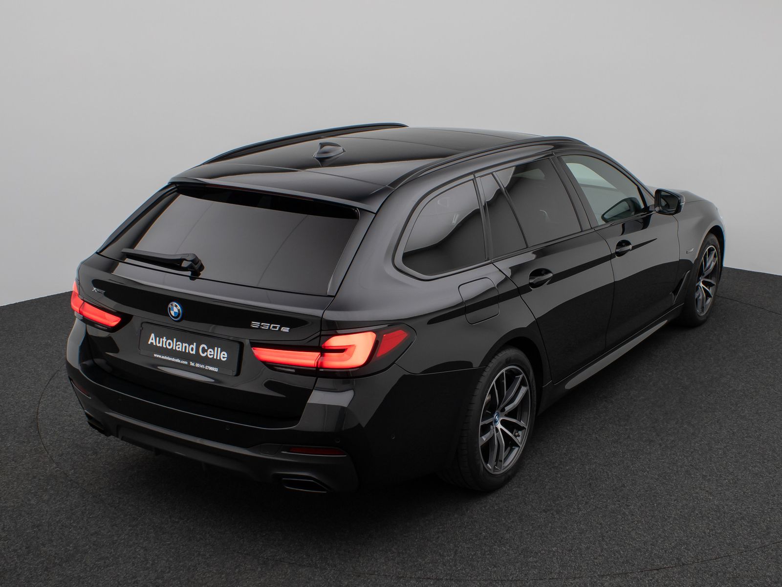 Fahrzeugabbildung BMW 530e xD M Sport Panorama HUD DAB H/K PDC AHK