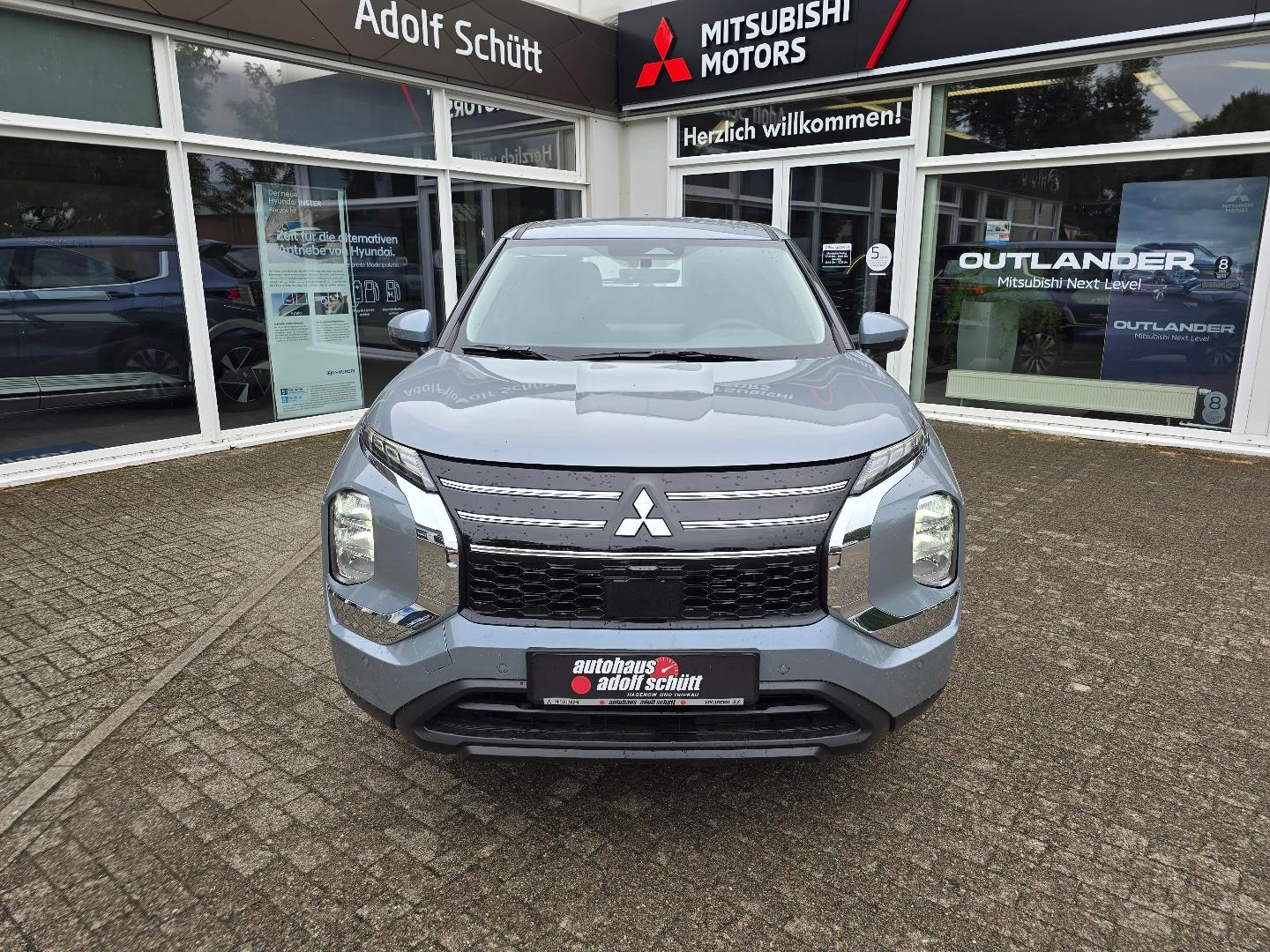 Mitsubishi Outlander 2.4L PHEV BASIS