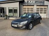 Opel Astra J Lim. 5-trg. Edition *Fahrradträger* - Opel Astra: Fahrradträger