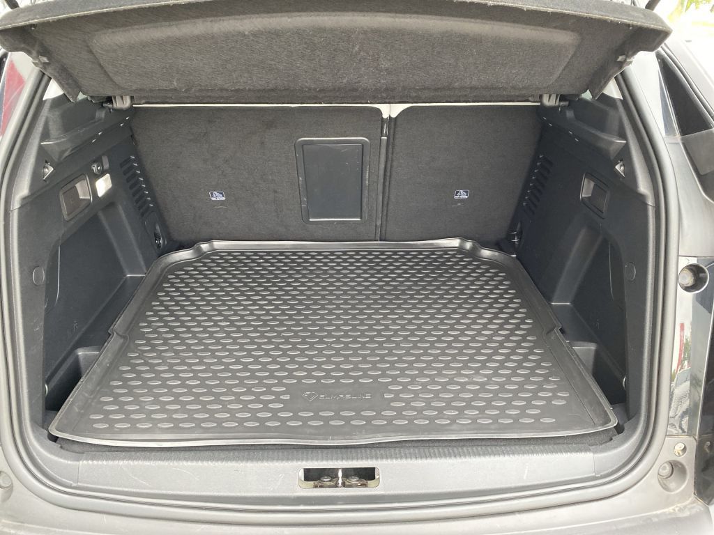 Fahrzeugabbildung Peugeot 3008 PureTech 130 S&S GPF Allure *Navi*Rückfahrk