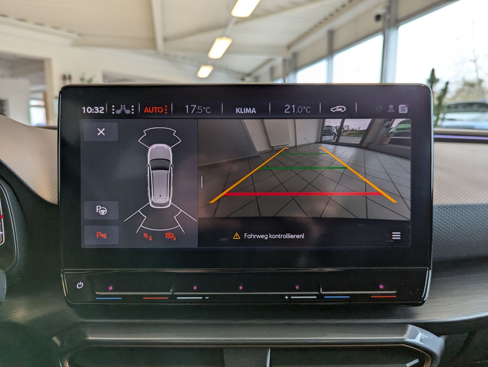 Fahrzeugabbildung CUPRA Leon 1.5eTSI DSG Matrix Cam Vision+ Full Link