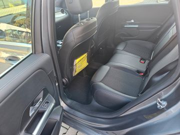 Mercedes B 180 - 12