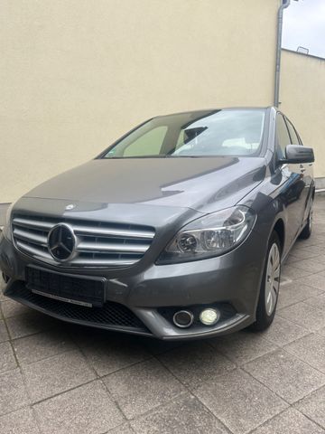 Mercedes-Benz B 180 CDI -Navi- Service  Neu 