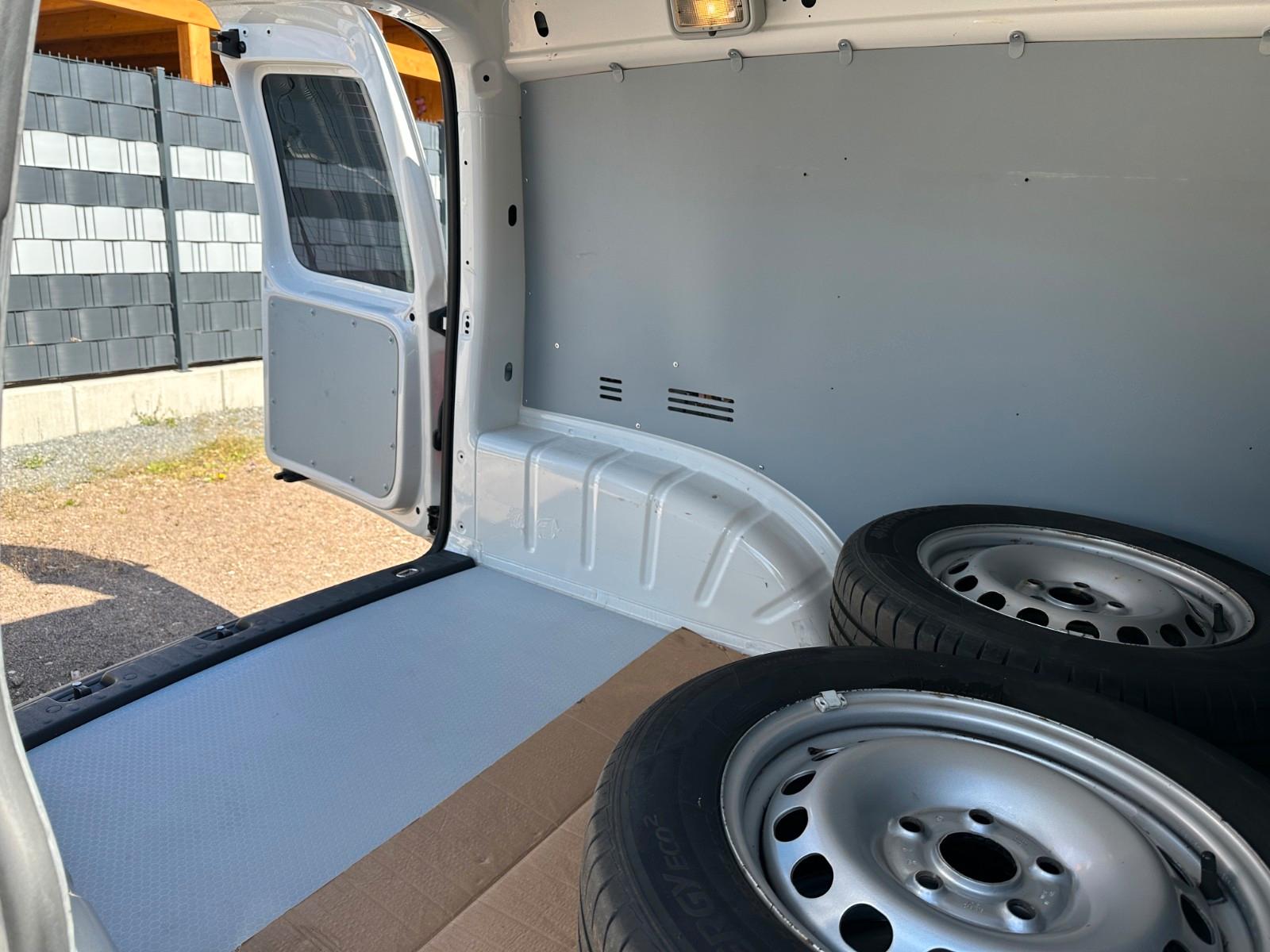 Volkswagen Caddy 2.0 Klima incl. Winterreifen
