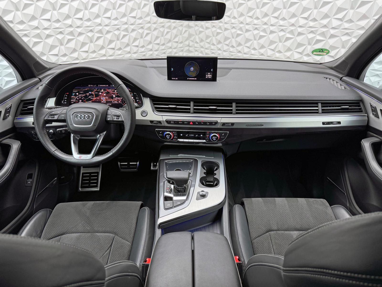 Fahrzeugabbildung Audi Q7 50 TDI S-LINE/7SITZ/NIGHT/STHZG/MTRX/ACC/LUFT