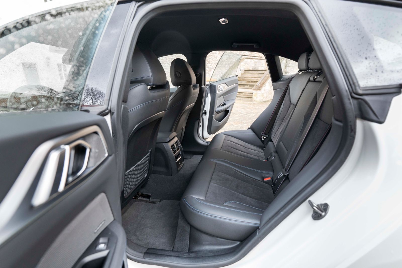 Fahrzeugabbildung BMW i4 M50 GC H&K LASERLICHT KAM CARPLAY ACC M+S