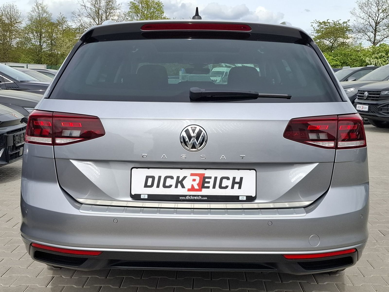 Fahrzeugabbildung Volkswagen Passat 2.0 TDI Business DSG PANO*AHK*ACC*KAMERA