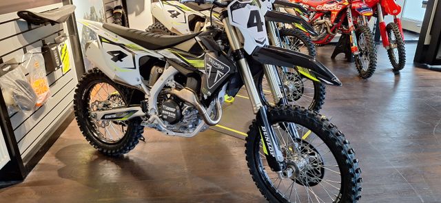 Triumph TF-450 RICKY CARMICHAEL EDITION  JETZT LIEFERBAR