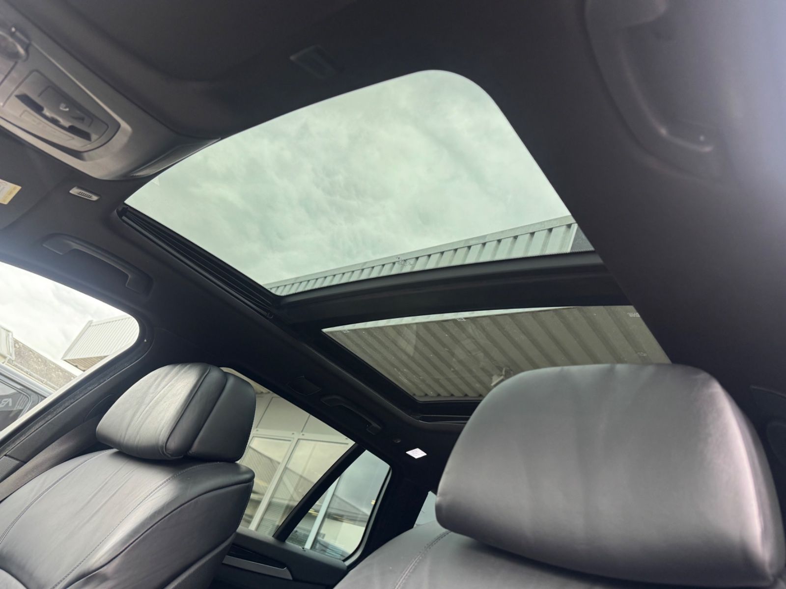 Fahrzeugabbildung BMW 535 d M-Paket/Pano/Leder/R-Cam/ACC/Memory/HUD