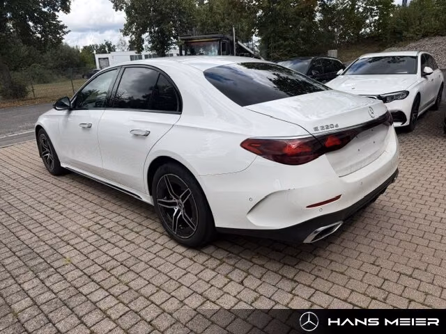 Mercedes-Benz E 220 d 4M AMG MBUX Night Ambiente LED Kamera