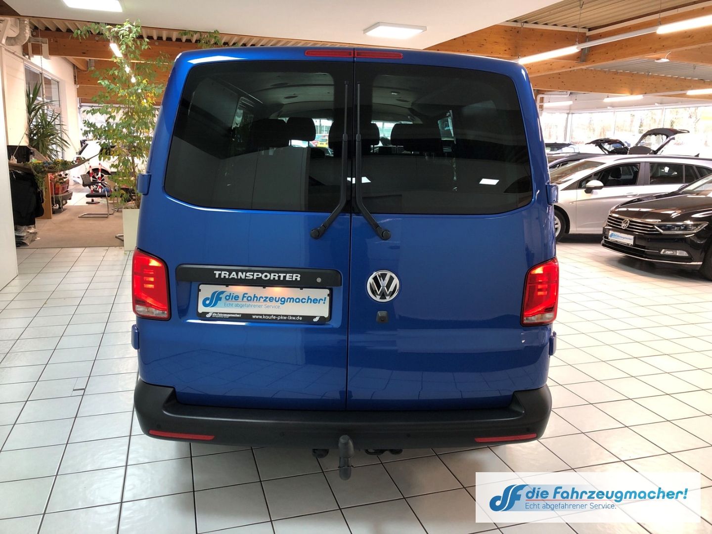 Fahrzeugabbildung Volkswagen Transporter T6.1 Kombi Mixto DoKa lang LED E6d 1