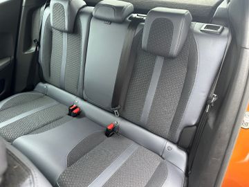 Peugeot 2008 PureTech 130 Allure | AHK - RCam - Navi