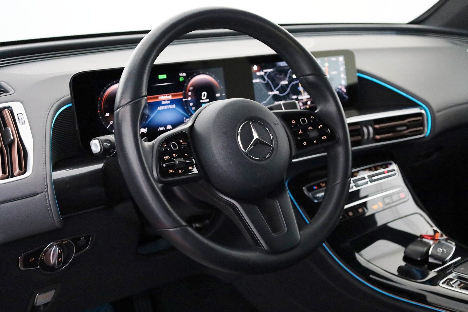 Fahrzeugabbildung Mercedes-Benz EQC 400 4M,Leder,Navi,LED,SH,Kamera,ACC,Keyless