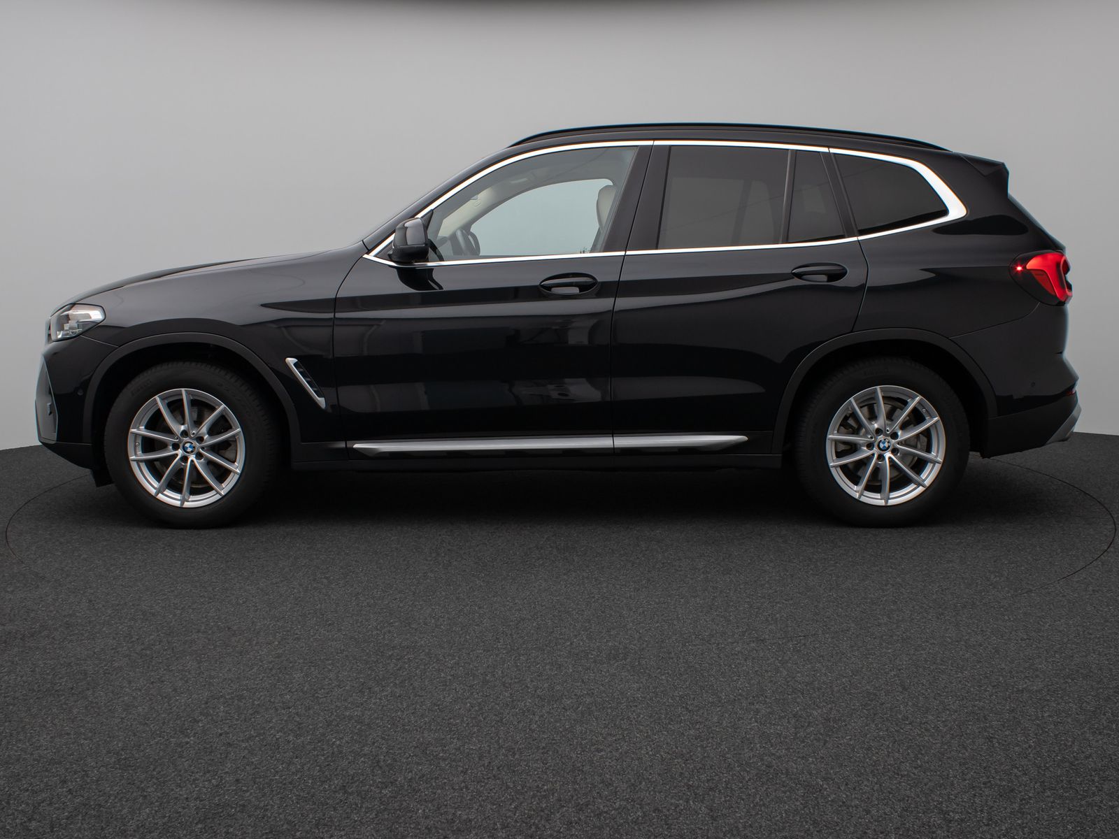 Fahrzeugabbildung BMW X3 xD20d  Kamera DAB HiFi Lnkrhzg Komfort Sport