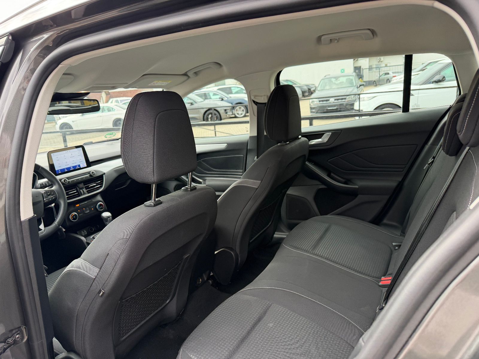 Fahrzeugabbildung Ford Focus Turnier Cool & Connect/NAVI/CAR-PLAY/KAMER