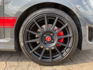 Fahrzeugabbildung Abarth 695 XSR Yamaha Limited Edition, Leder, Akrapovic