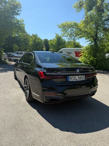 BMW 740d xDrive 7S61