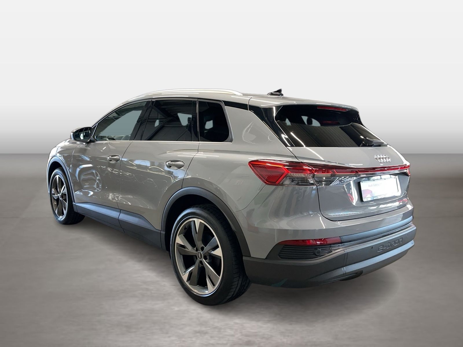 Audi Q4 45 e-tron AHK AUT DynLicht KlimaA LED LM Navi foto 2