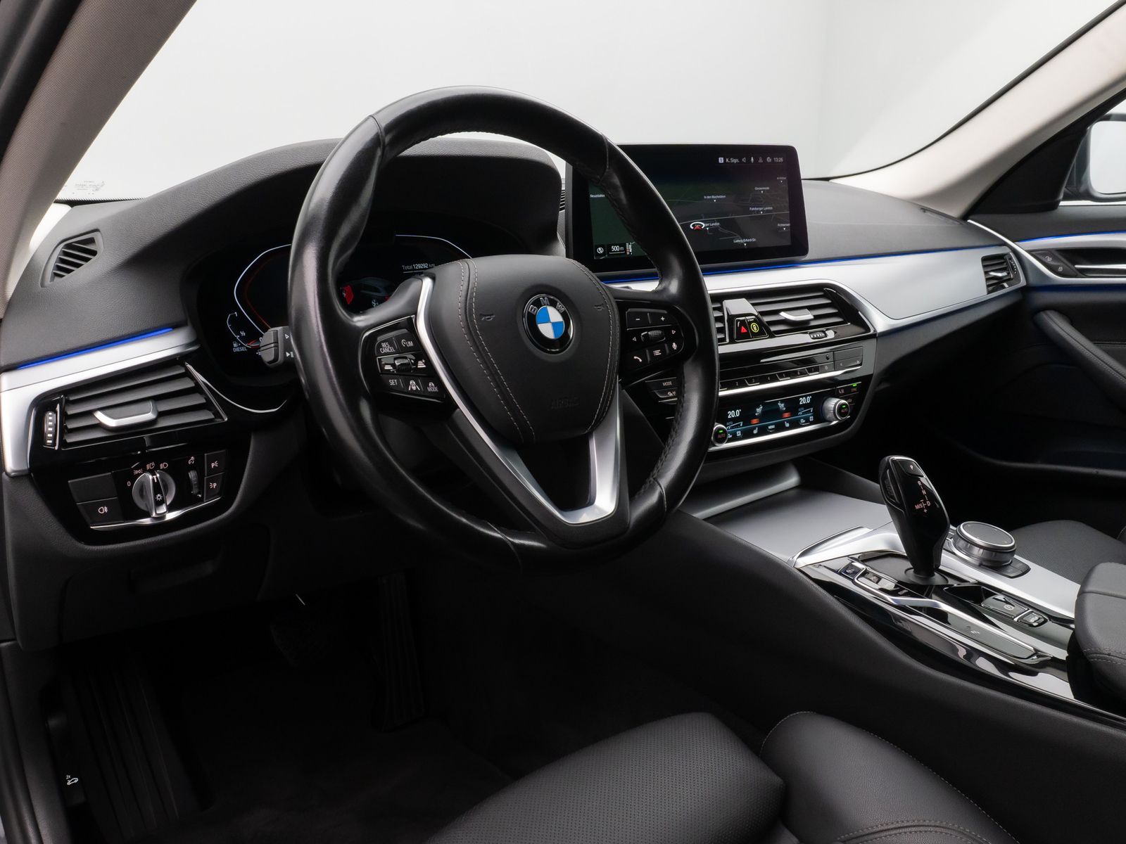 Fahrzeugabbildung BMW 530d xD Kamera Laser HUD DAB 4xKlima AHK Sport