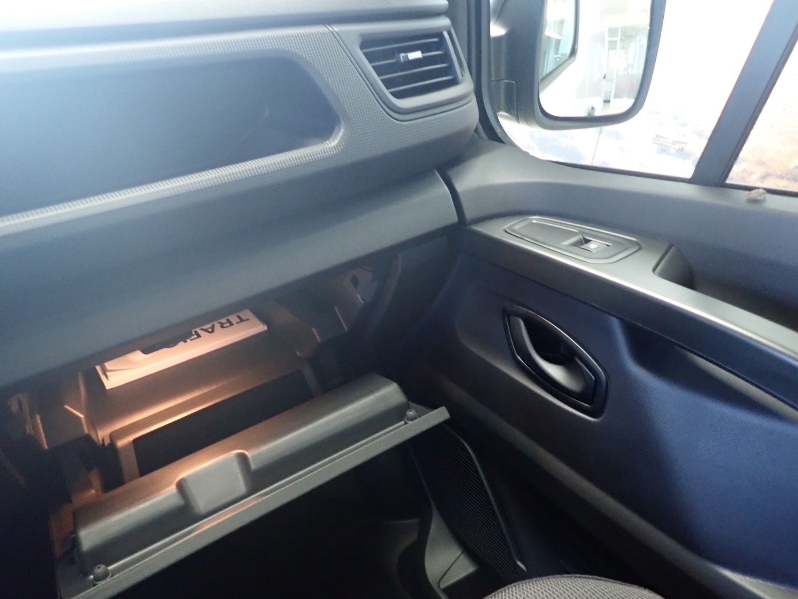 Fahrzeugabbildung Renault Trafic E-TECH 100% elektrisch Kastenwagen L1H1