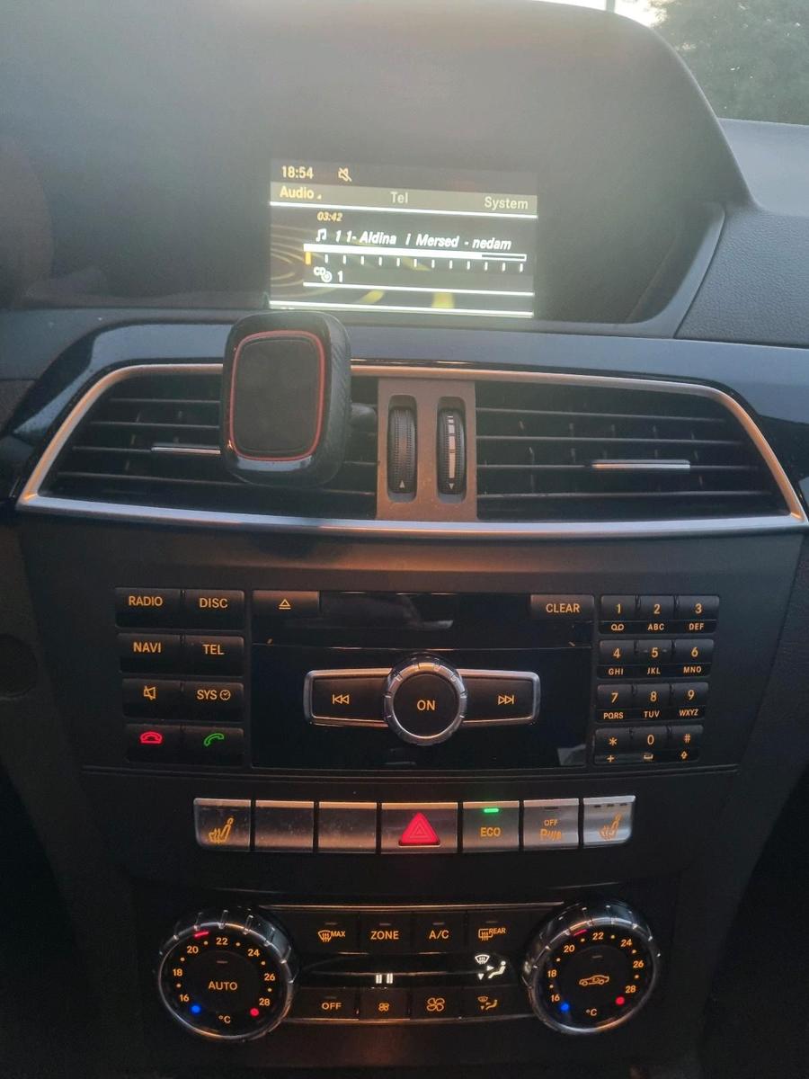 Mercedes-Benz C220 2012 — photo 12
