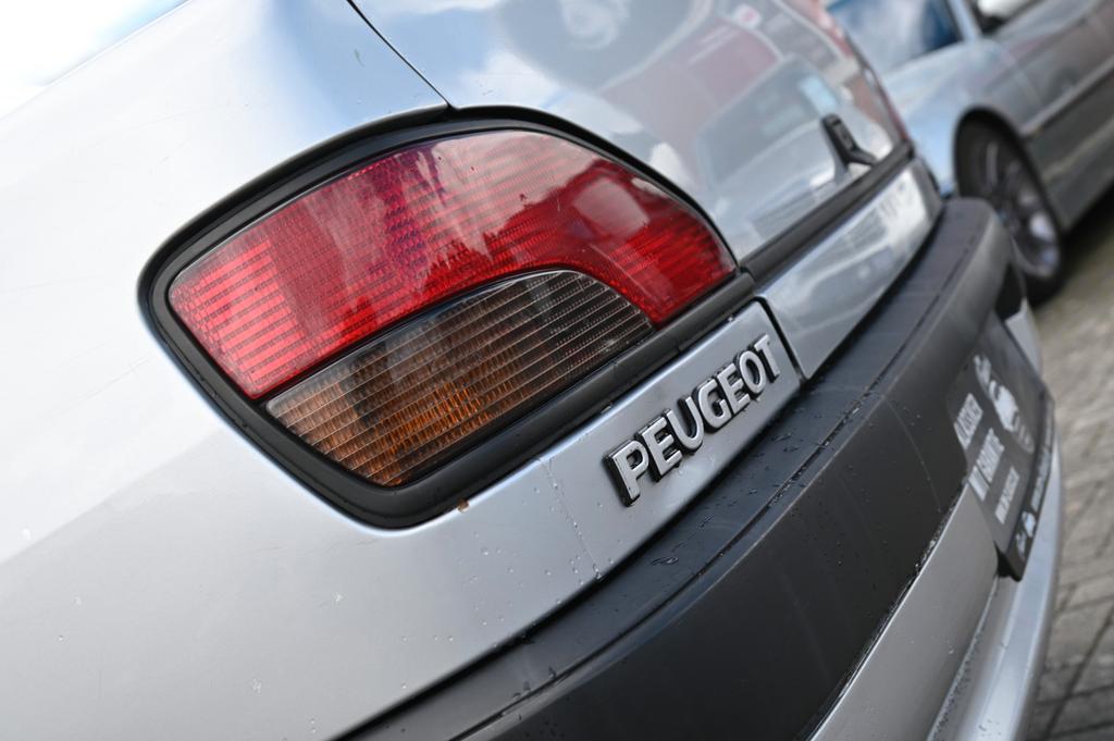 Peugeot 306