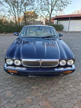 Jaguar XJ Sovereign 4.0 Sovereign - blaue Jaguar XJ