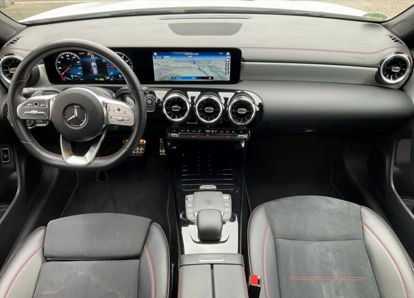 Mercedes-Benz CLA 250e 8G DCT AMG NIGHT WIDESCR. LED NAVI CAM imagem 3