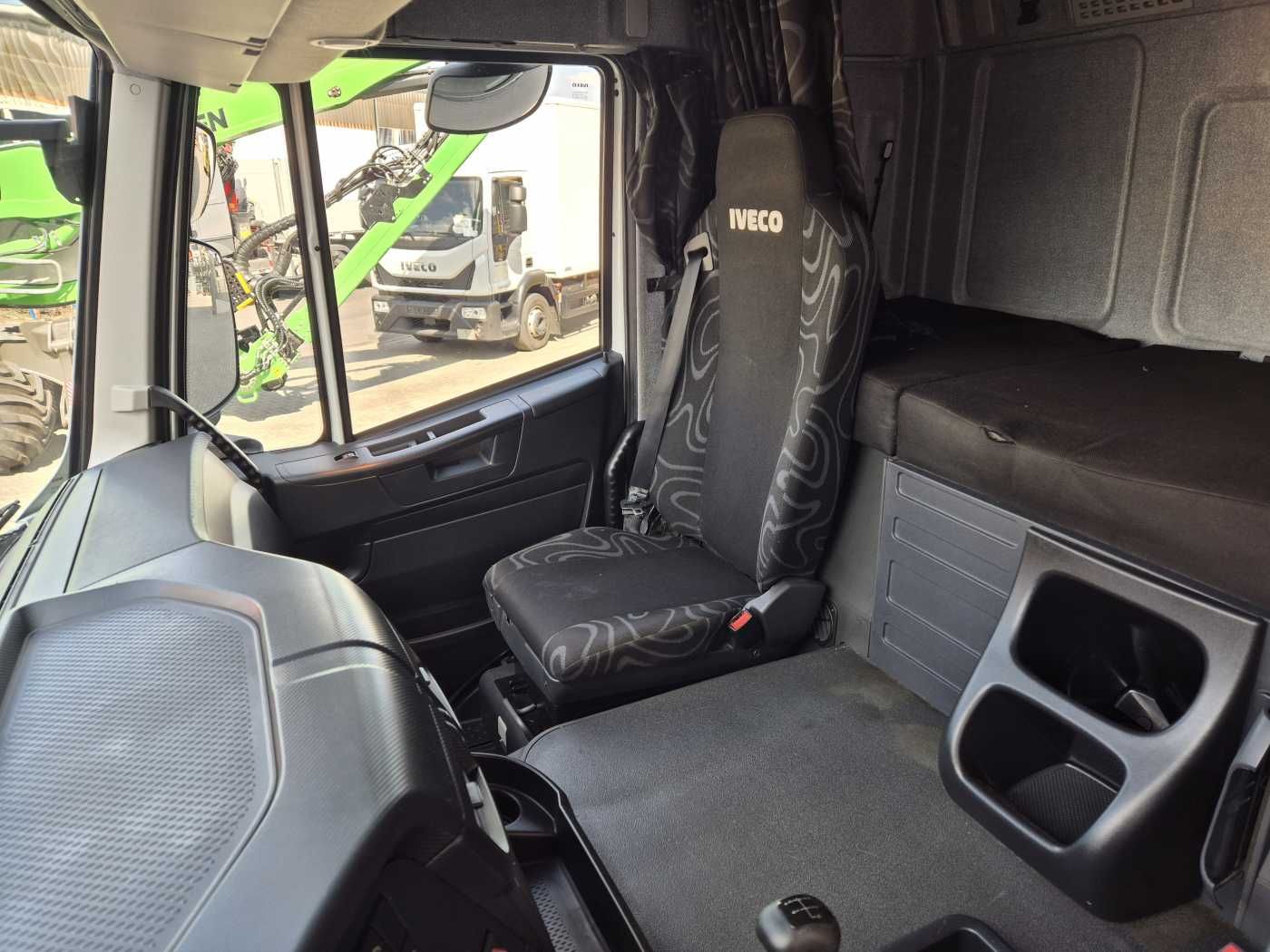 Fahrzeugabbildung Iveco Stralis AT190S31/P BDF Klima Standh. AHK Bett