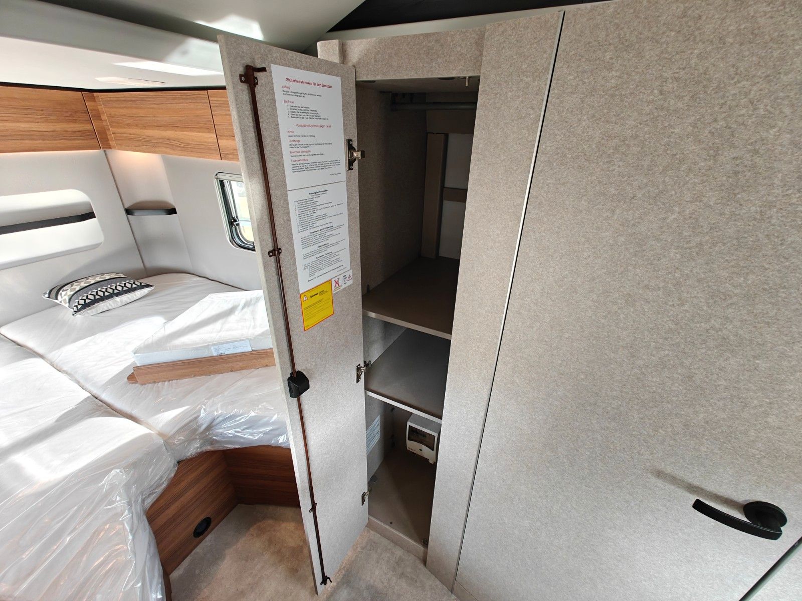 Fahrzeugabbildung HYMER / ERIBA / HYMERCAR Feeling 442 2026