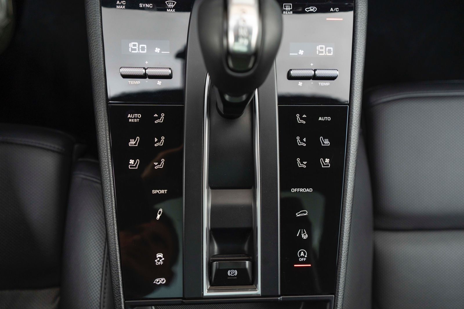 Fahrzeugabbildung Porsche Macan S BOSE PASM 360° PANO LED CARPLAY ACC