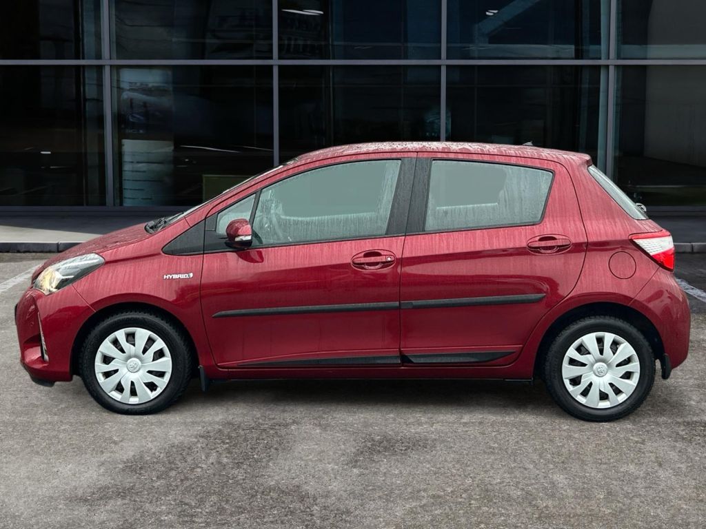 Fahrzeugabbildung Toyota Yaris Hybrid 1.5 VVT-i Comfort