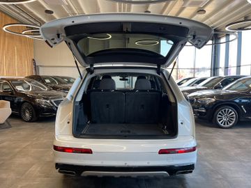 Audi Q7 3.0 TDI quattro *7SITZER*2.HAND*BI-XENON*AHK*