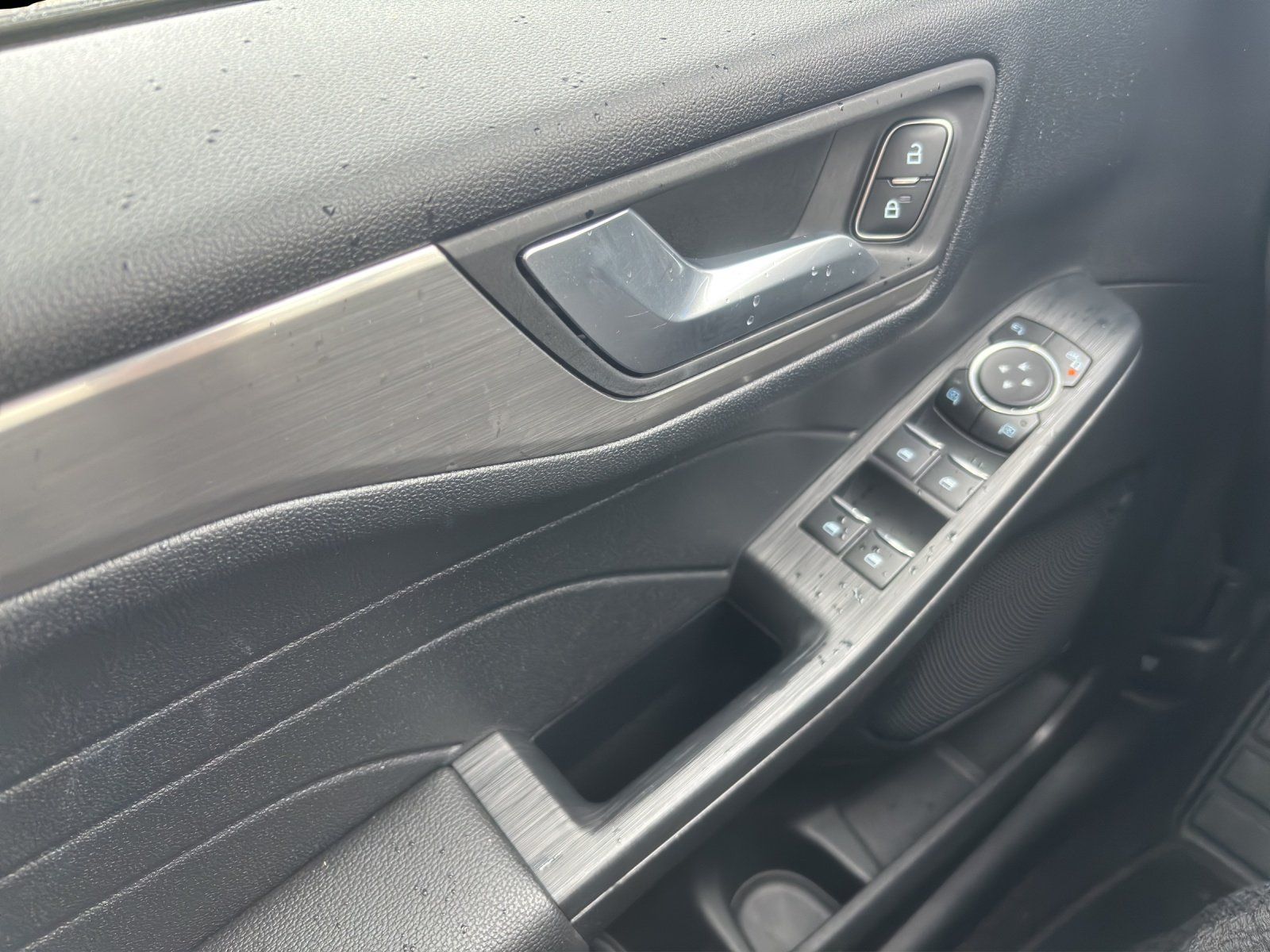 Fahrzeugabbildung Ford Kuga 2.5 PHEV Titanium Aut./LED/GRA/KAMERA/NAVI/