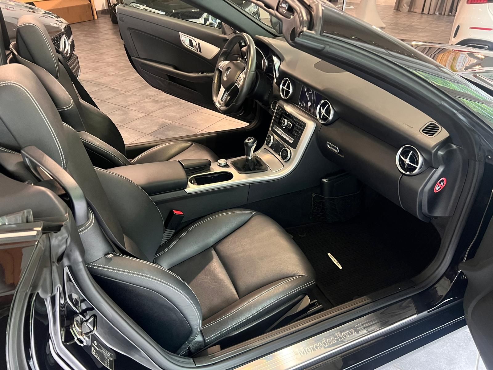 Fahrzeugabbildung Mercedes-Benz SLK 200 Roadster*Sport-Paket*Navi*Leder