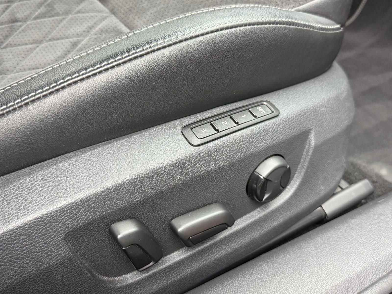 Fahrzeugabbildung SKODA 2.0 TDI 4x4 SPORTLINE/DSG/XDS/DCC/RCAM/AHK/MEMOR