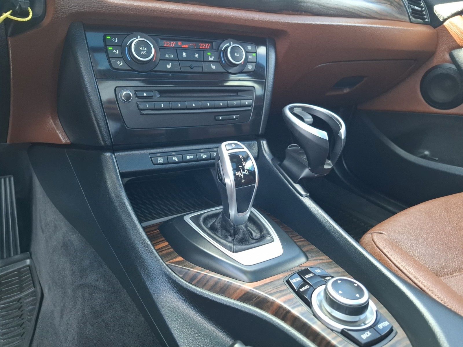 Fahrzeugabbildung BMW X1 xDrive 20 d ! LEDER ! NAVI ! KAMERA ! PANO !