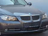BMW 335d (1-Hand/Garagenfahrzeug) - BMW 335: 335d