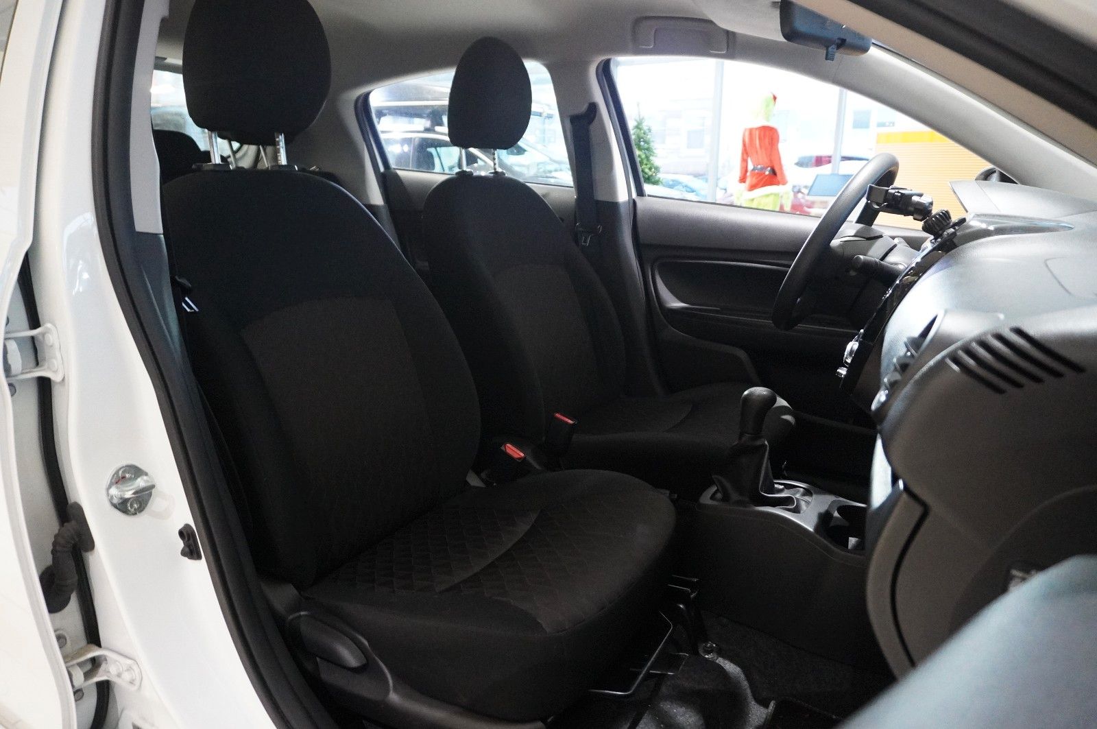 Fahrzeugabbildung Mitsubishi Space Star 1.2 SPIRIT 5-TÜR KLIMA/USB/NEBEL/AUX