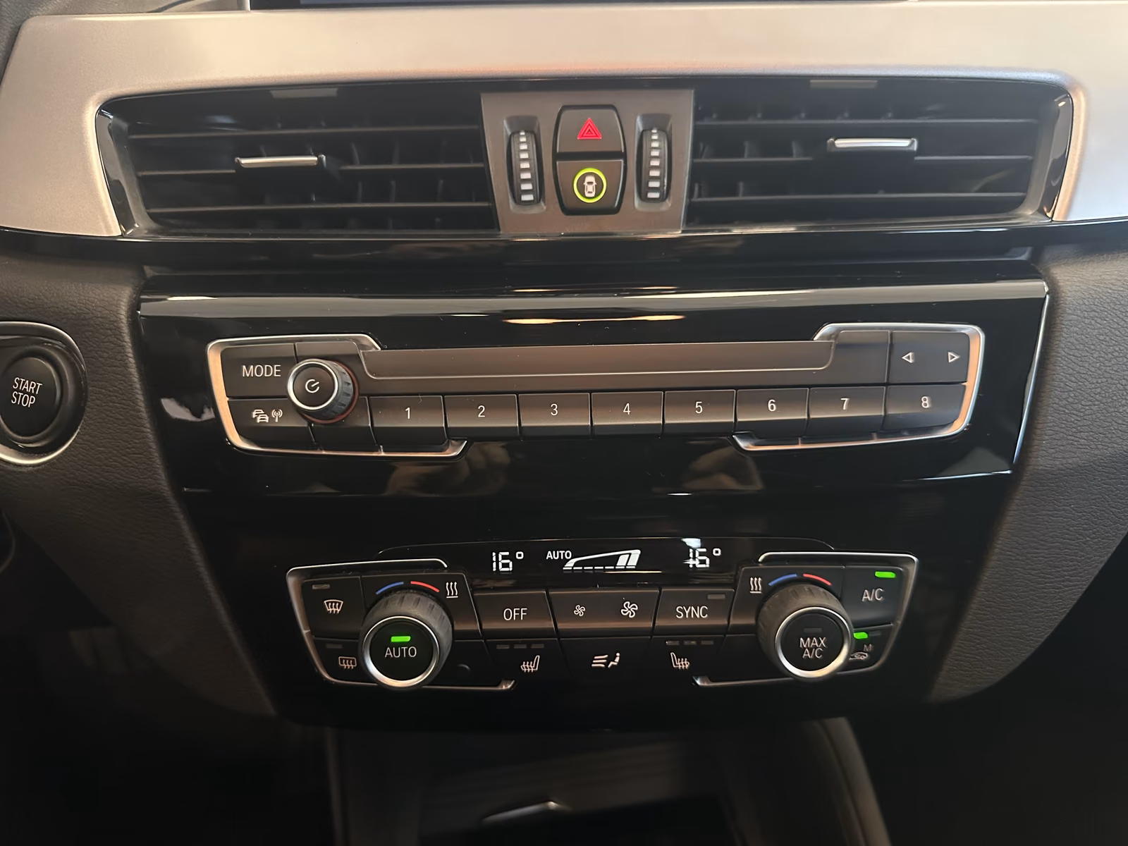 BMW X1 xDrive 25e*Advantage*1.Hand*CAM*SHZ*Tempo*LED, миниатюра 22