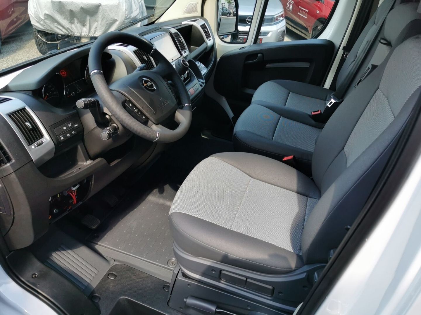 Fahrzeugabbildung Opel Movano CargoL3H3 Navi Klimaautom DAB Rückfahrkam