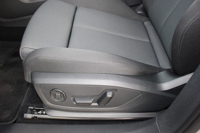 Q4 45 e-tron basis quattro PANO LED RFK