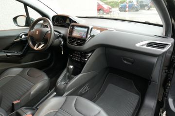Fahrzeugabbildung Peugeot 208 Allure, Navi, Sitzheizung